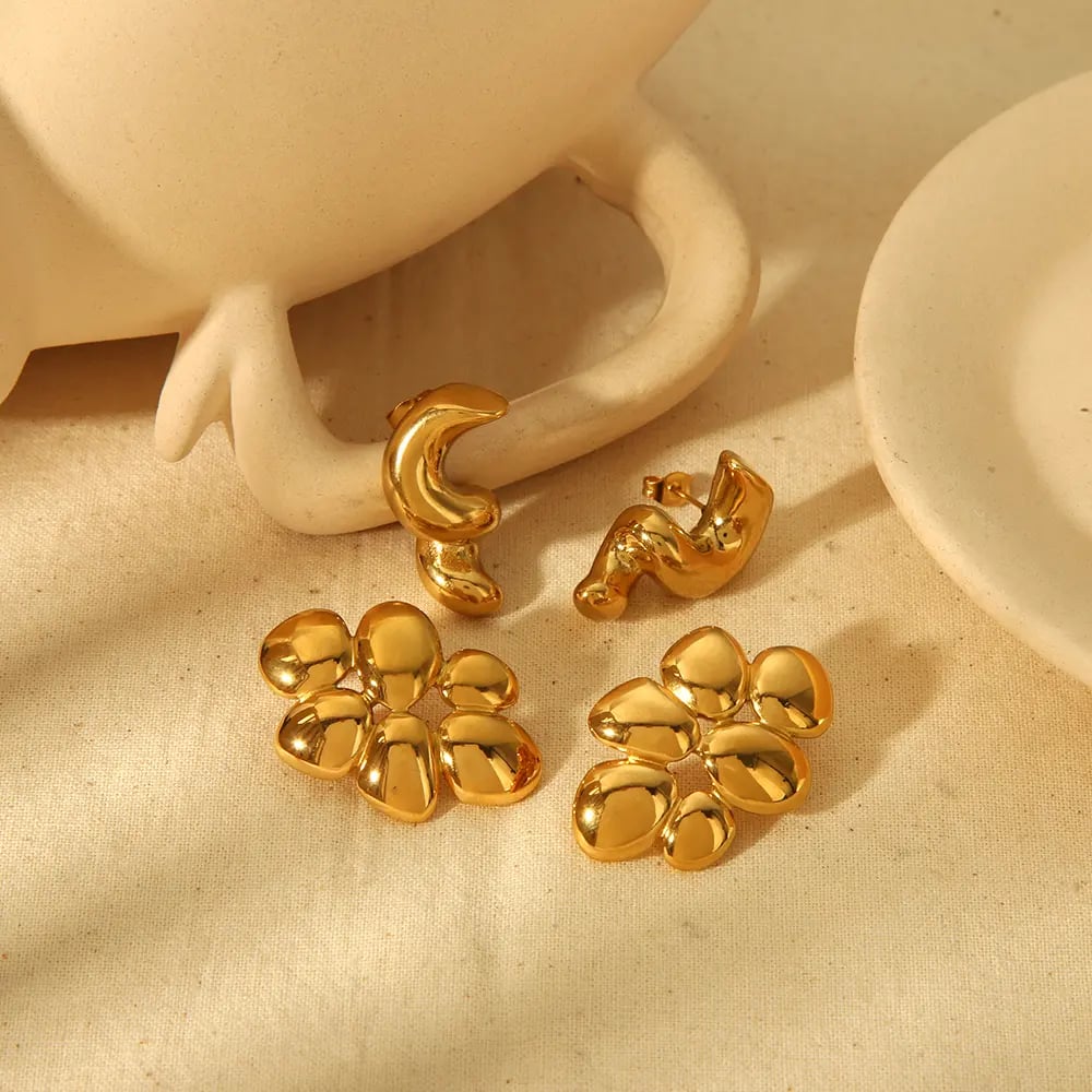 1 pair of classic  gold-plated stainless steel irregular geometric spiral earrings for women's daily wear